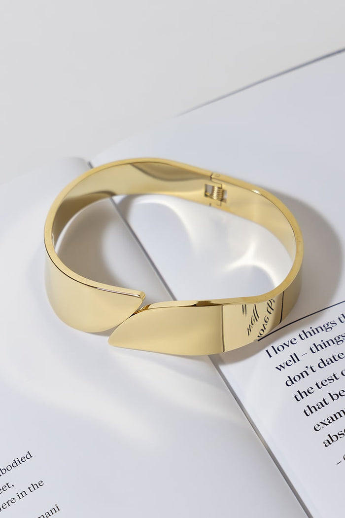 GOLD PLATED FLOW BRACELET