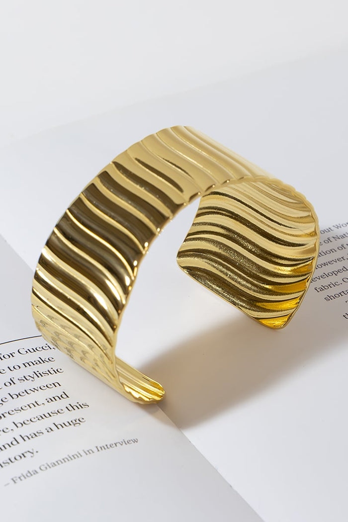 GOLD PLATED RIBBED CUFF BRACELET