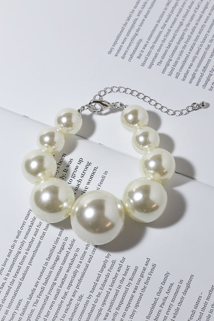 BIG PEARLS BRACELET