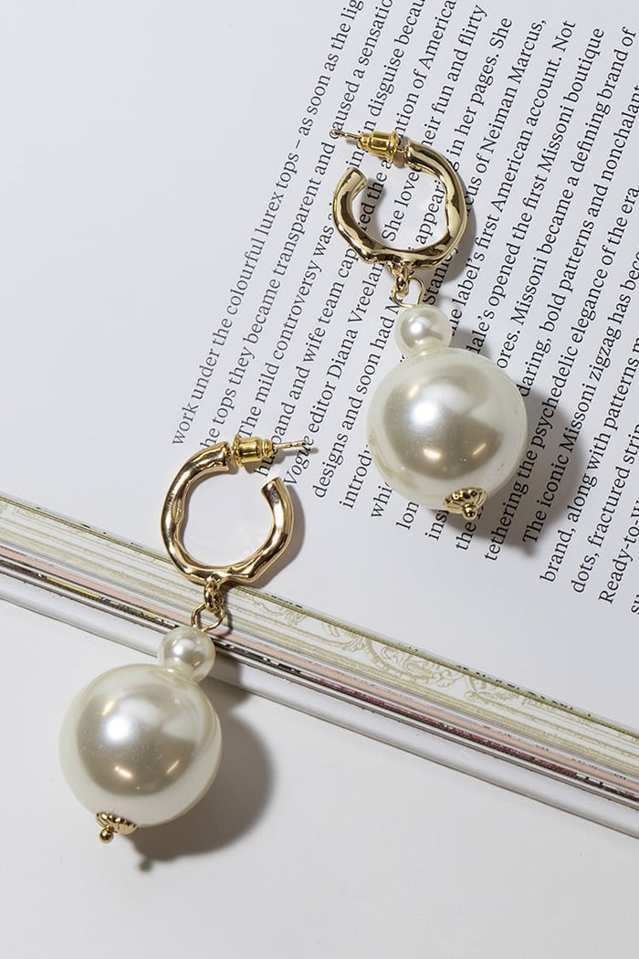 BIG PEARLS EARRINGS