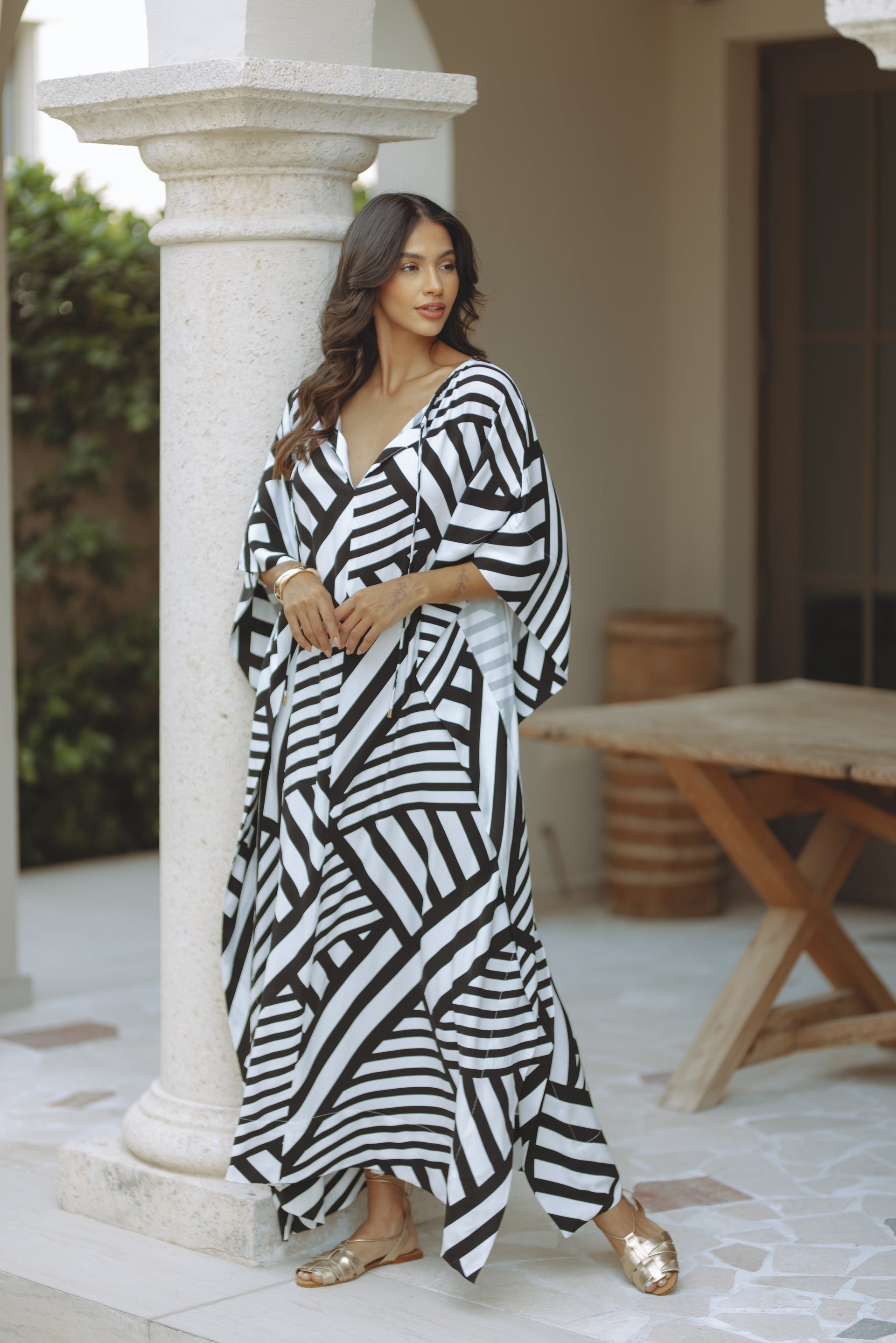 Clara Kaftan - Noir Geometry Clara Kaftan - Noir Geometry