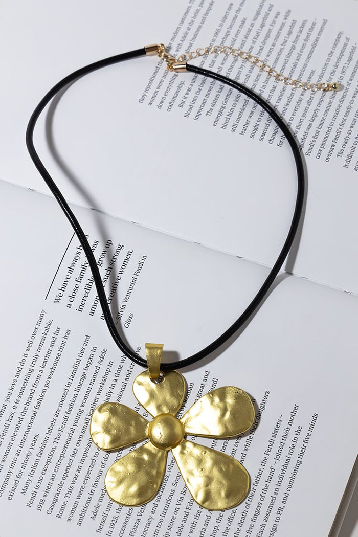 FLOWER PENDANT NECKLACE