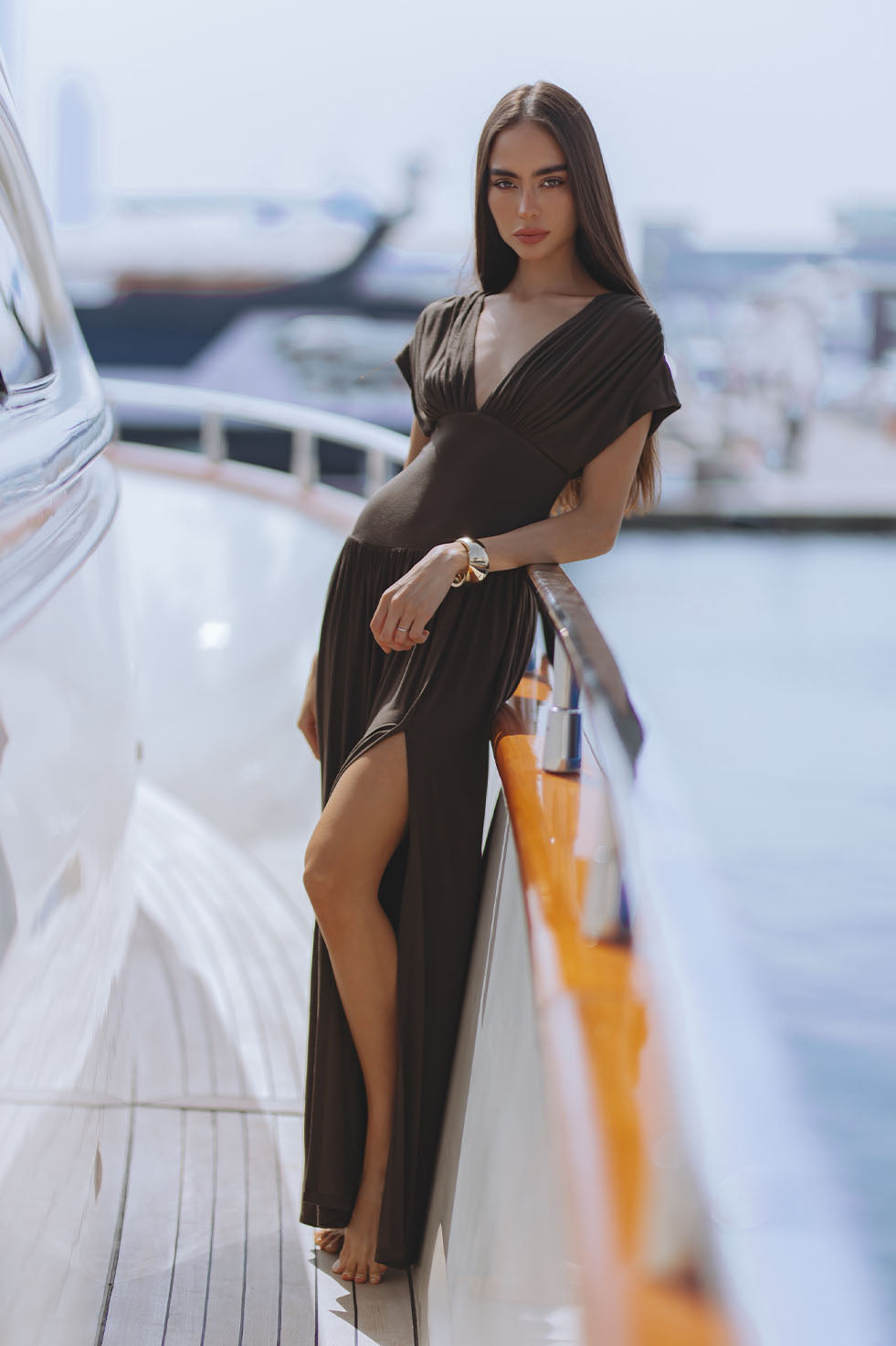 BLAIRE JERSEY MAXI DRESS - MOSS BROWN CHIC LE FRIQUE - USA BLAIRE JERSEY MAXI DRESS - MOSS BROWN CHIC LE FRIQUE - USA