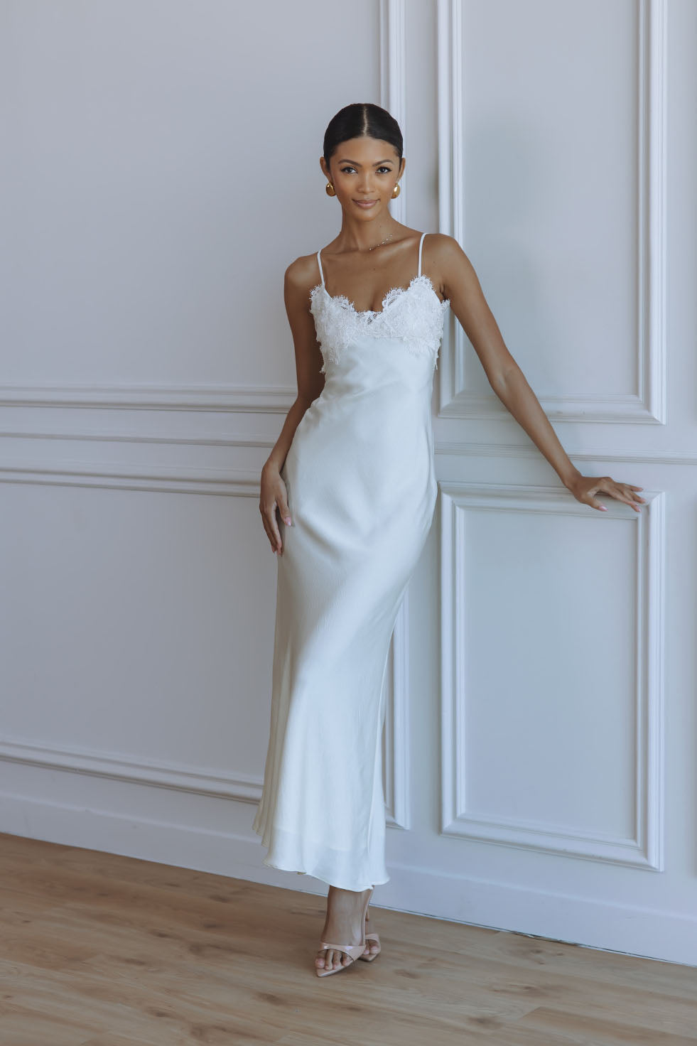 ELISAN LACE SATIN MAXI DRESS - IVORY CHIC LE FRIQUE - USA ELISAN LACE SATIN MAXI DRESS - IVORY CHIC LE FRIQUE - USA