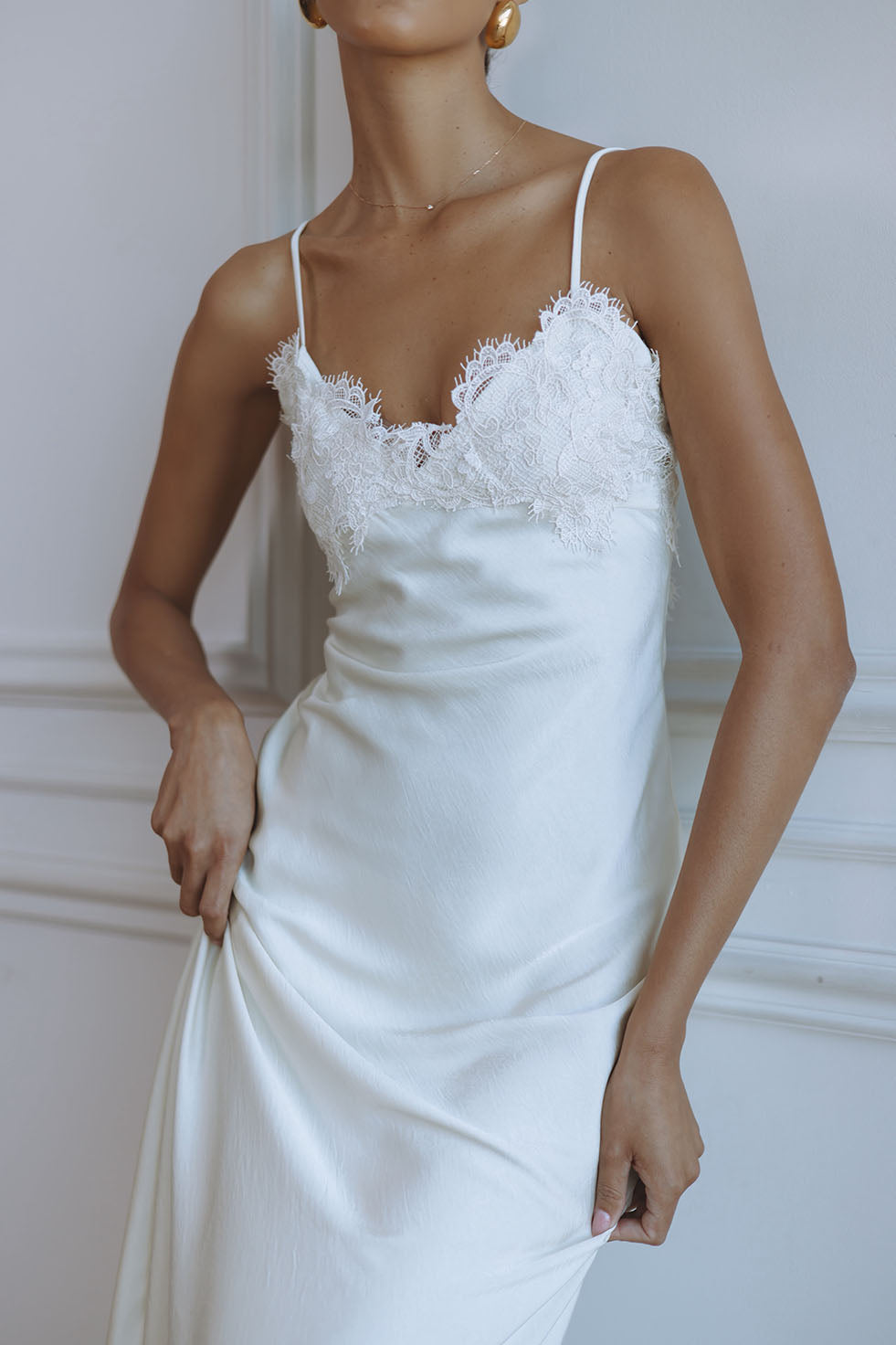 ELISAN LACE SATIN MAXI DRESS - IVORY CHIC LE FRIQUE - USA ELISAN LACE SATIN MAXI DRESS - IVORY CHIC LE FRIQUE - USA