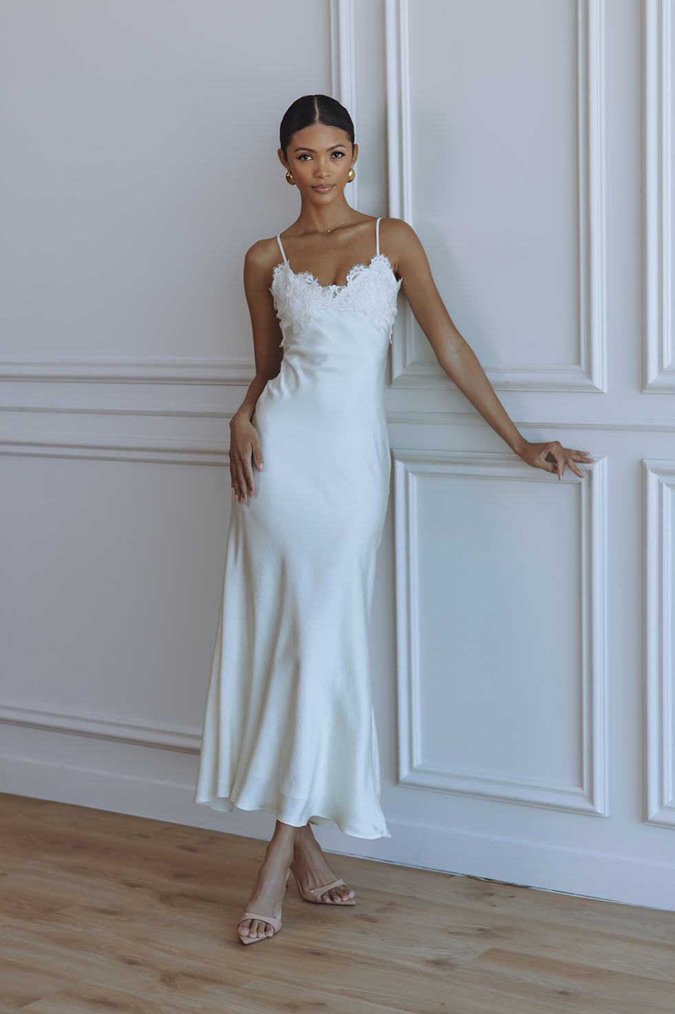 ELISAN LACE SATIN MAXI DRESS - IVORY CHIC LE FRIQUE - USA ELISAN LACE SATIN MAXI DRESS - IVORY CHIC LE FRIQUE - USA